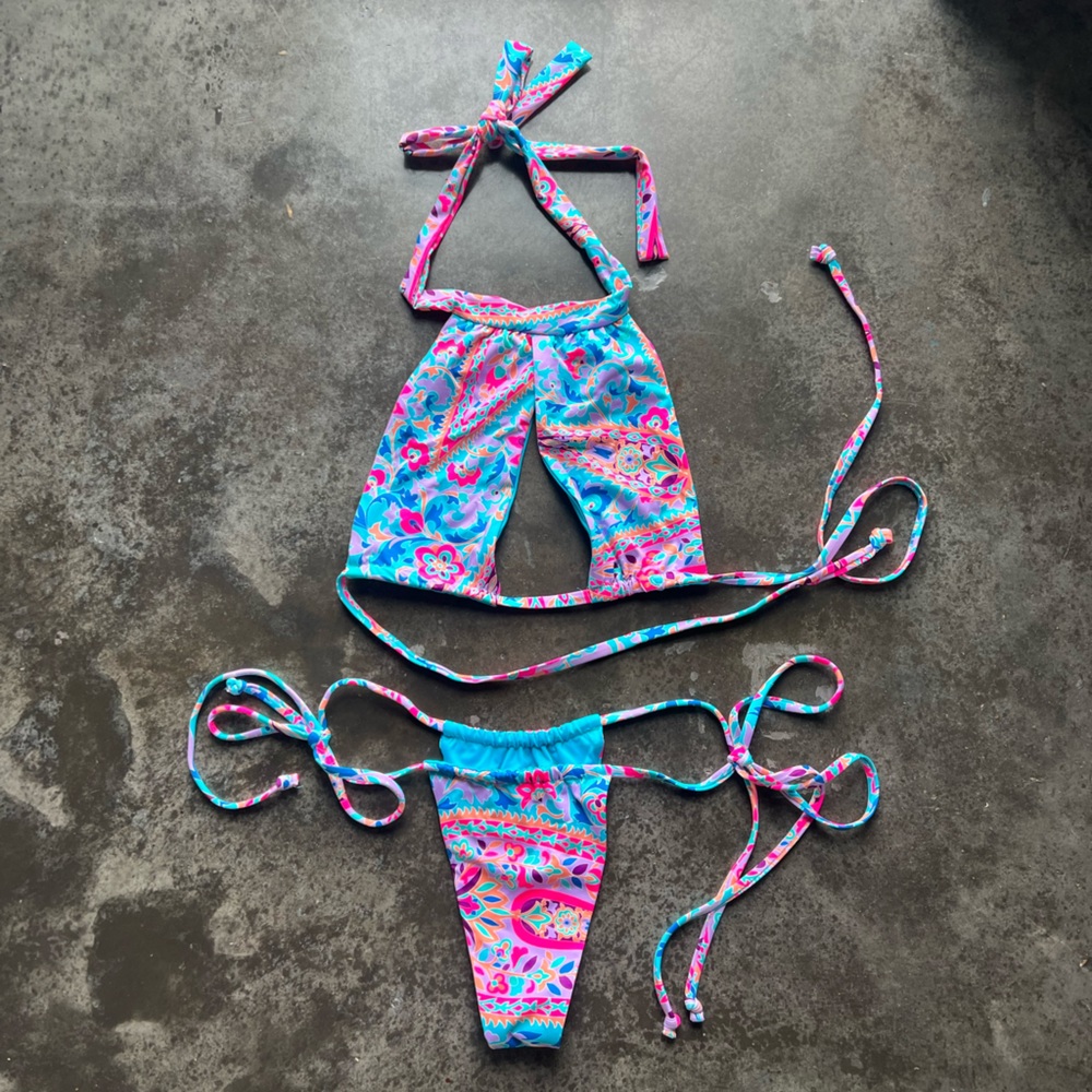 Frankie’s Bikini